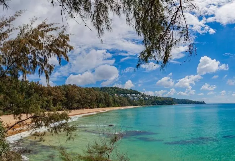 هتل Naithonburi Beach Resort