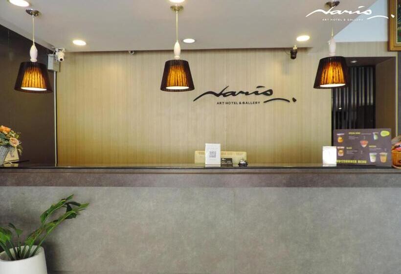 Hotel Naris Art