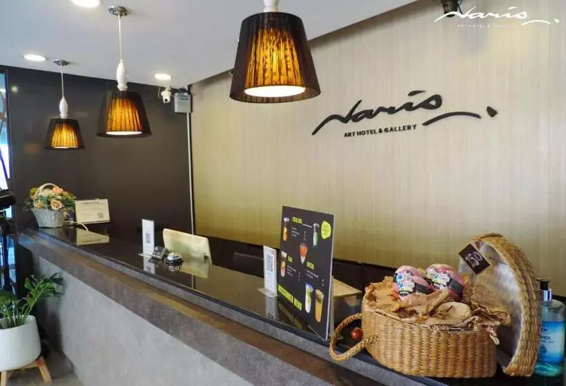 酒店 Naris Art