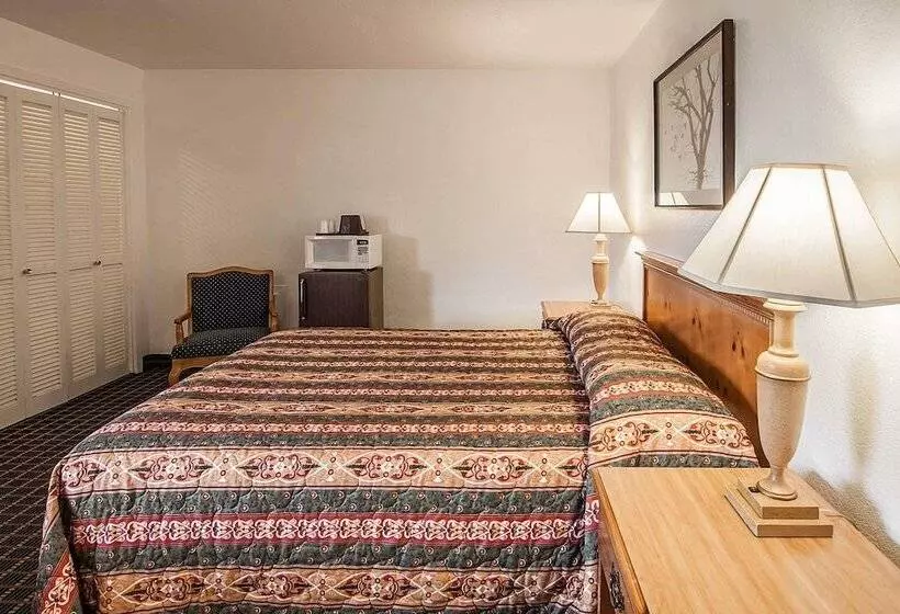 Отель Rodeway Inn