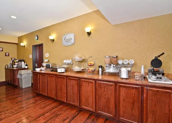 Motel 6 Park City KS