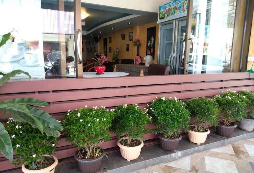 Отель Starbright Court   Hostel