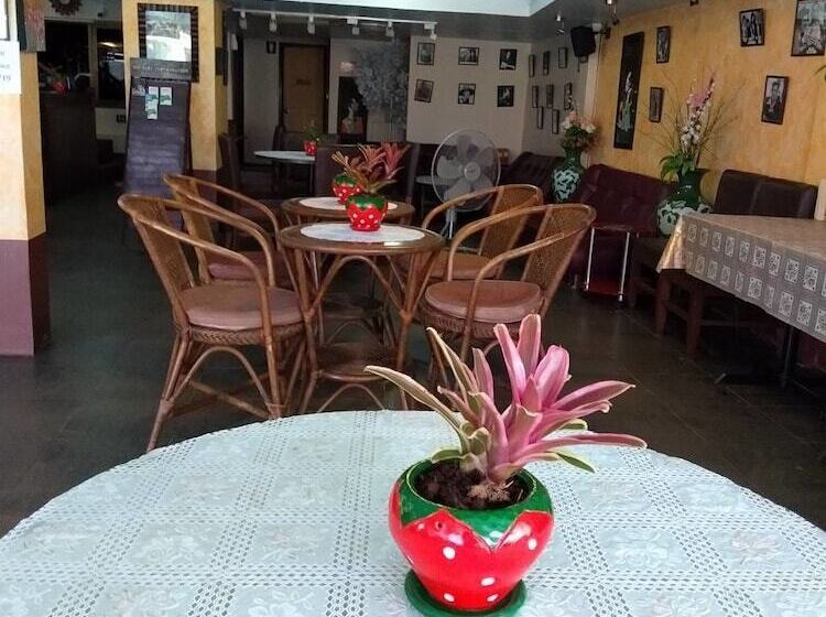 Отель Starbright Court   Hostel