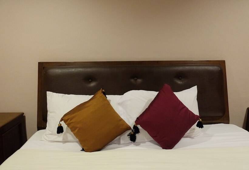 Отель Starbright Court   Hostel