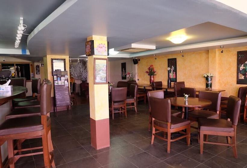 Отель Starbright Court   Hostel