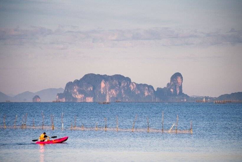 Islanda Hideaway Resort