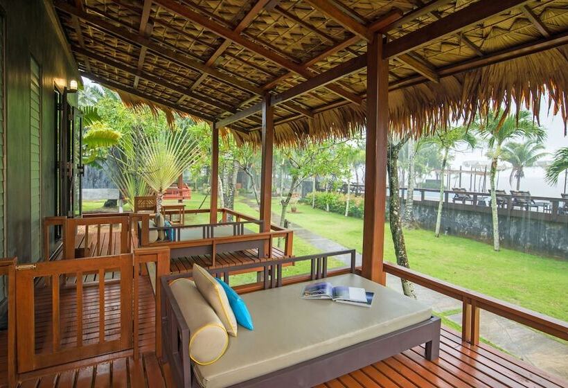 Islanda Hideaway Resort