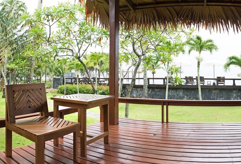 Islanda Hideaway Resort