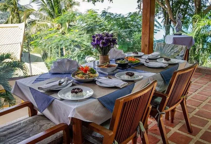 Sandalwood Luxury Villa Resort