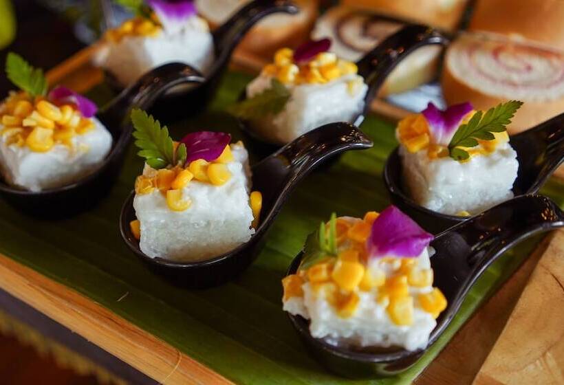 Sandalwood Luxury Villa Resort