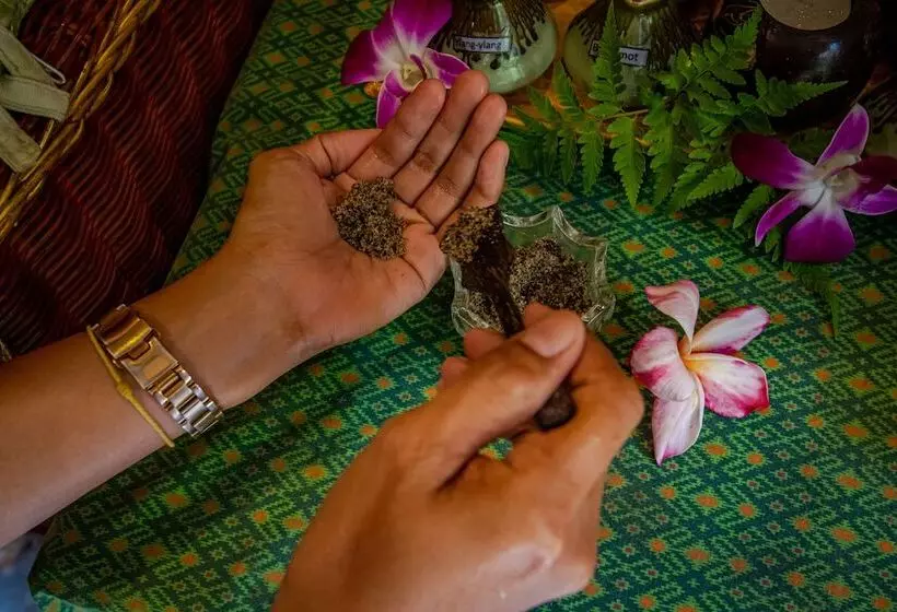 Sandalwood Luxury Villa Resort