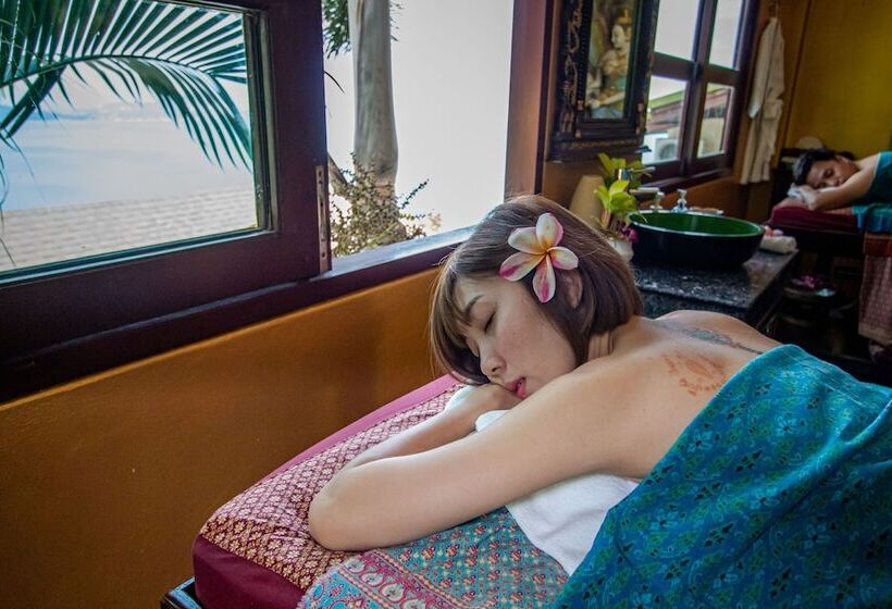 Sandalwood Luxury Villa Resort