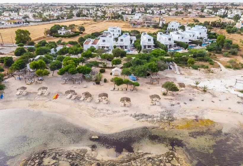 Thalassines Beach Villas