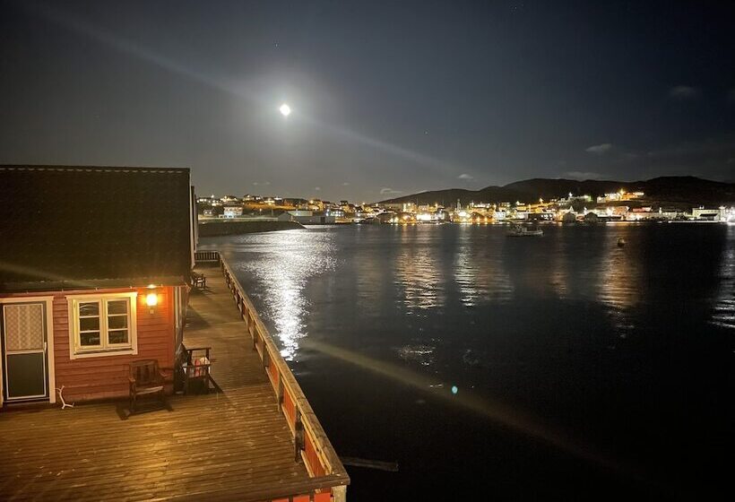 ペンション Adventure Camp Mehamn