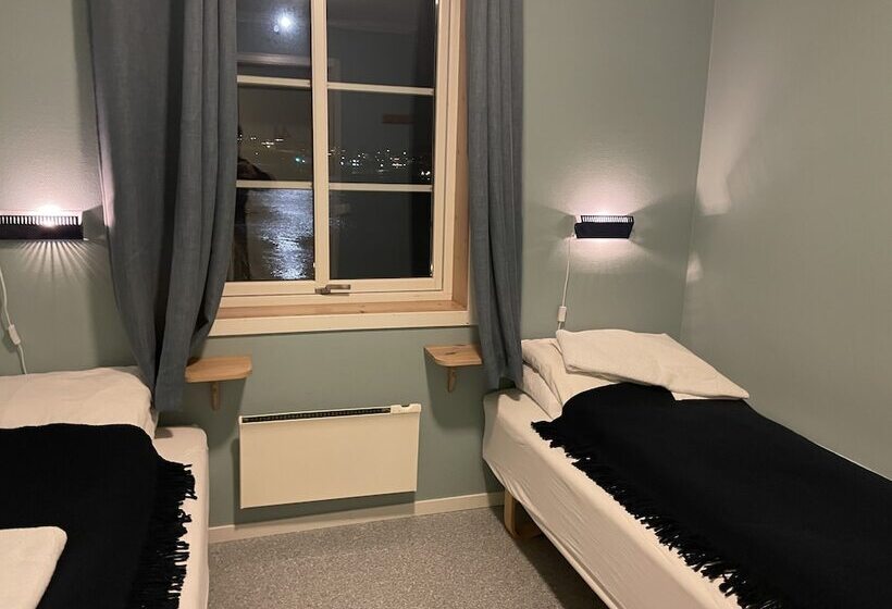 ペンション Adventure Camp Mehamn