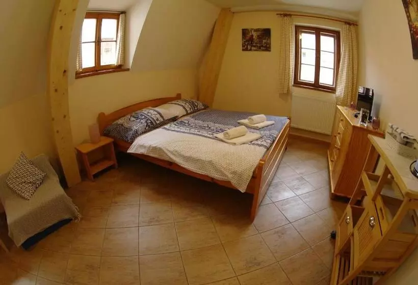 Majatalo Penzion Hradební