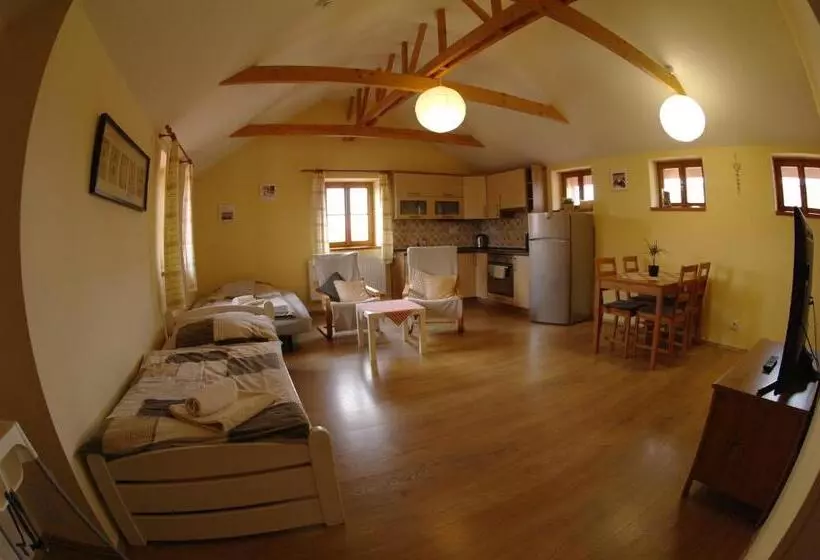 Majatalo Penzion Hradební