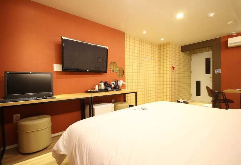 מוטל Changwon Sangnamdong Charlie S