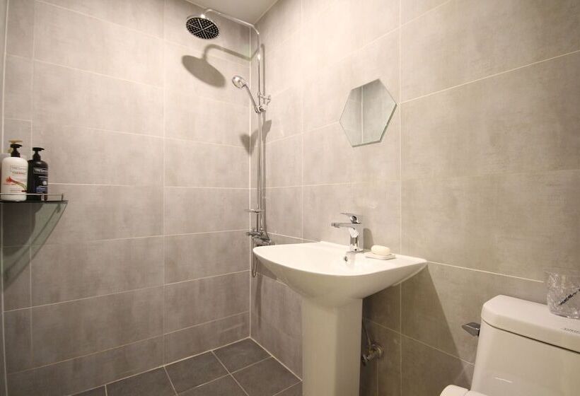 מוטל Changwon Sangnamdong Charlie S