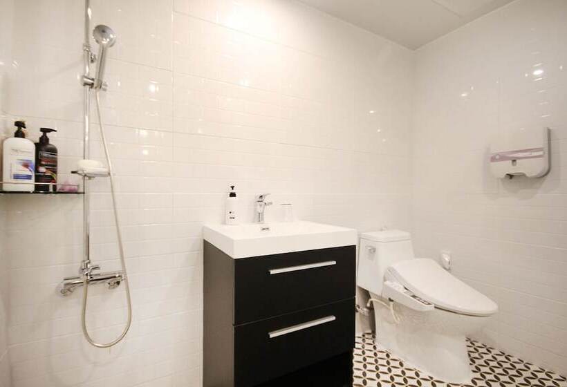 מוטל Changwon Sangnamdong Charlie S