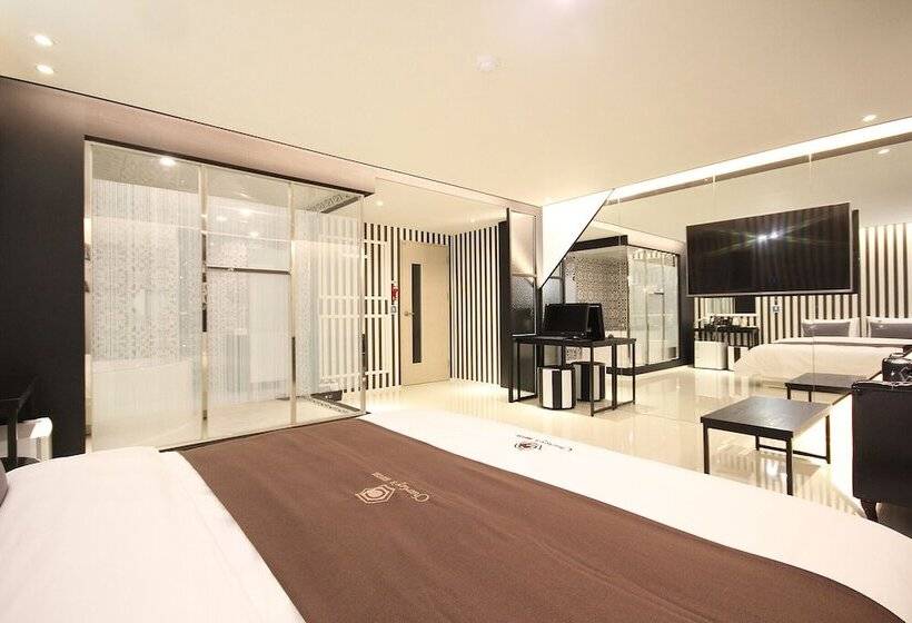 מוטל Changwon Sangnamdong Charlie S