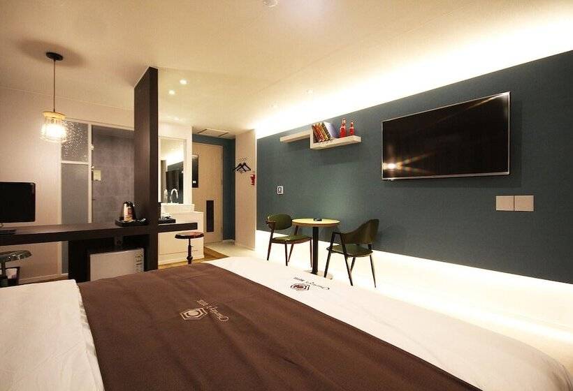 מוטל Changwon Sangnamdong Charlie S