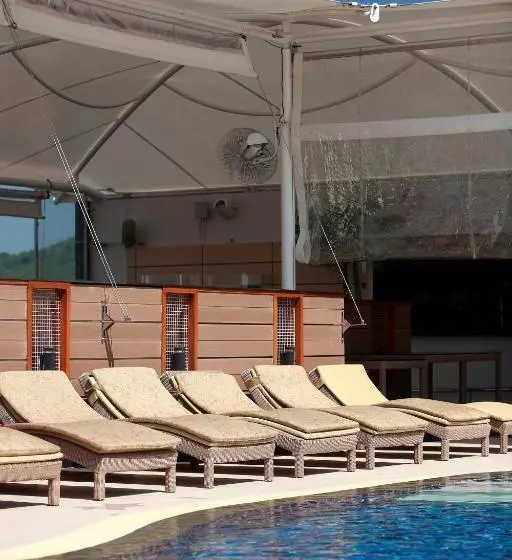 Otel Absolute Bangla Suites