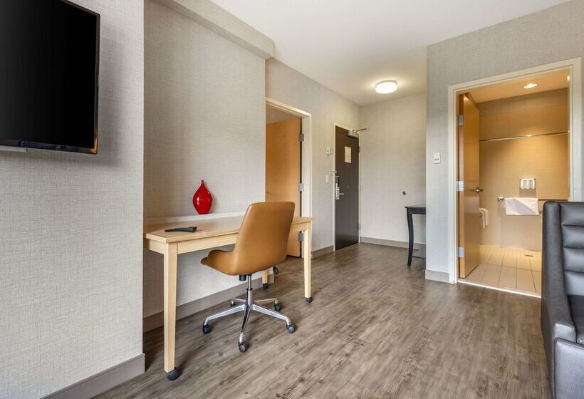 Cambria Hotel Madison East