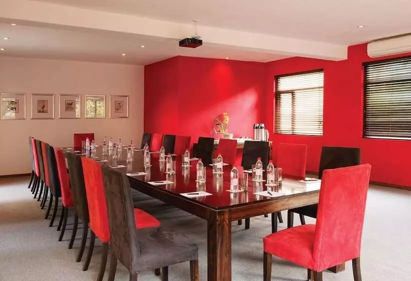 Отель Casterbridge Hollow Boutique