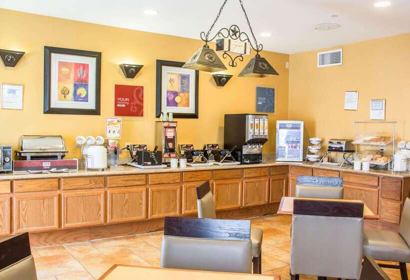 هتل Comfort Suites Near Seaworld