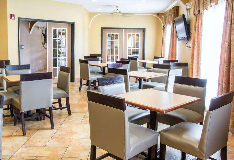 هتل Comfort Suites Near Seaworld