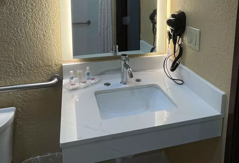 בית מלון כפרי Comfort Suites Near Seaworld