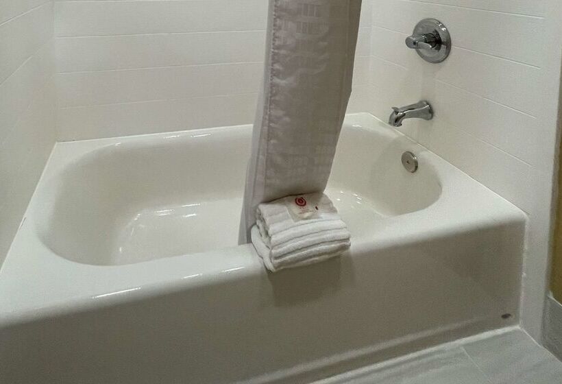 هتل Comfort Suites Near Seaworld