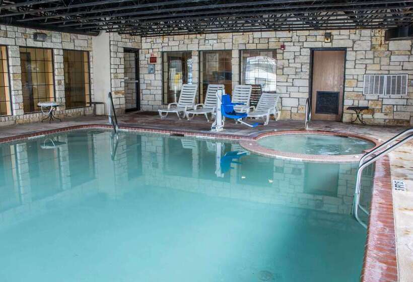 هتل Comfort Suites Near Seaworld