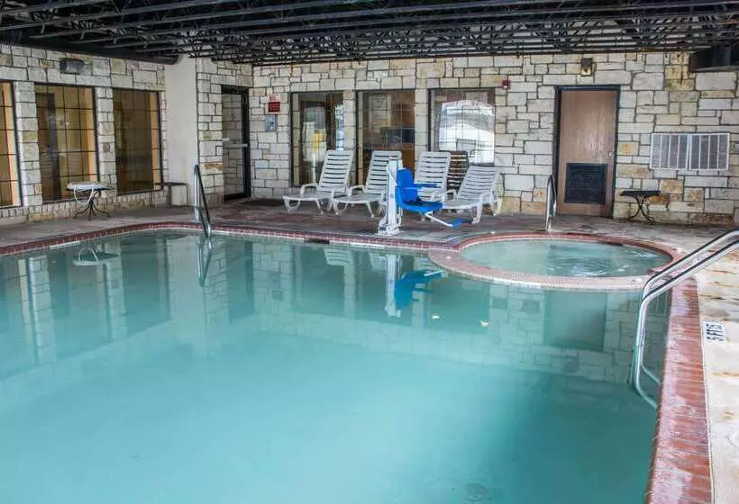 בית מלון כפרי Comfort Suites Near Seaworld