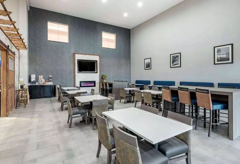 בית מלון כפרי Comfort Suites West Memphis I40 I55