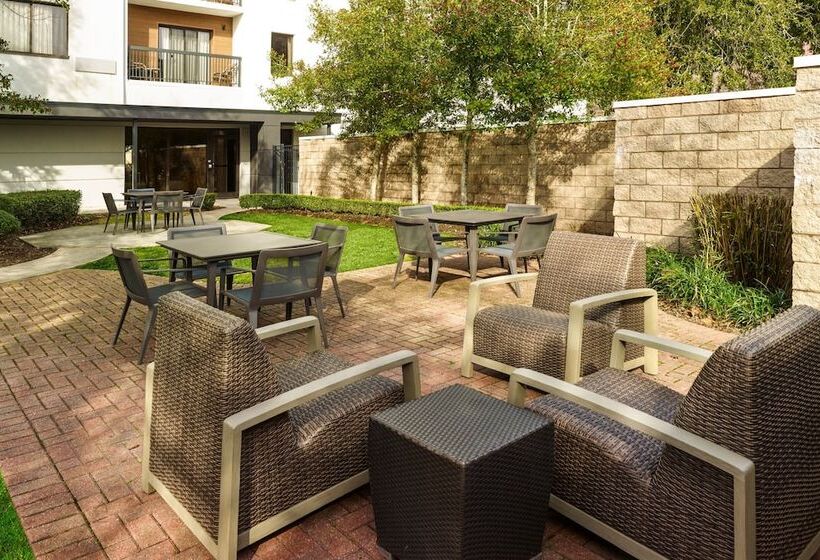 فندق Courtyard By Marriott New Orleans Metairie