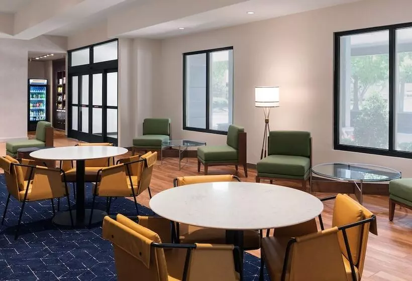هتل Courtyard By Marriott New Orleans Metairie