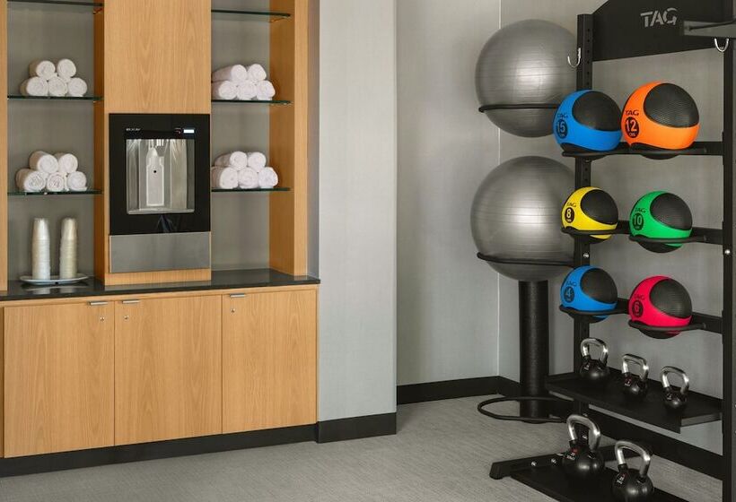 فندق Courtyard By Marriott New Orleans Metairie