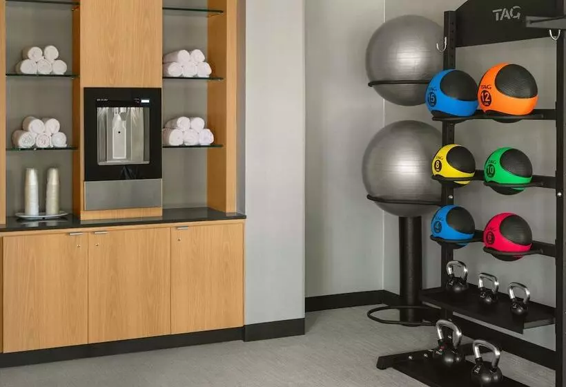 هتل Courtyard By Marriott New Orleans Metairie