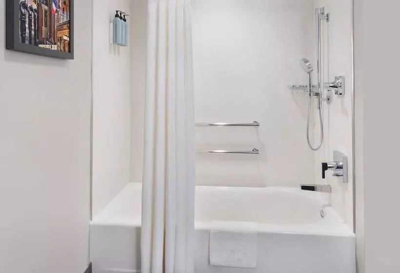 هتل Courtyard By Marriott New Orleans Metairie