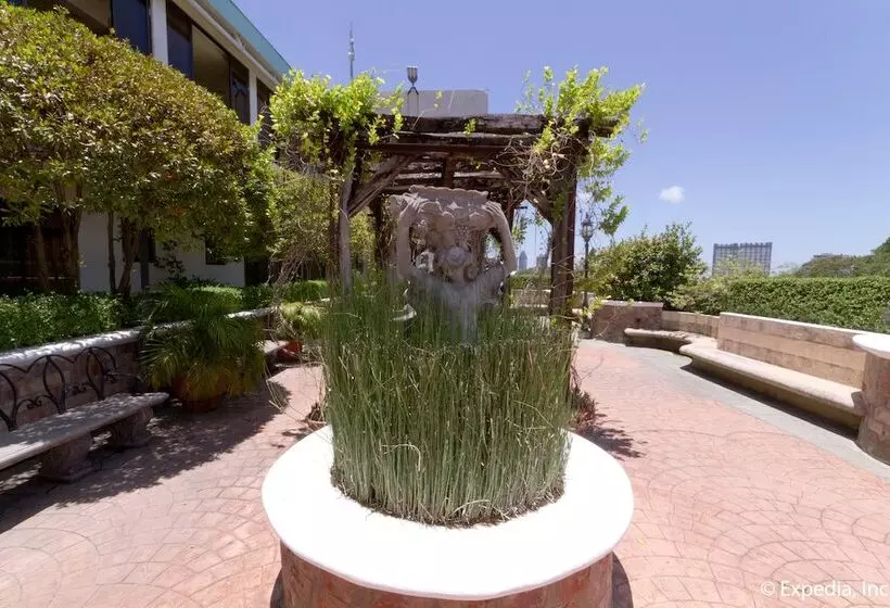 בית מלון כפרי Crown Regency Residences Cebu