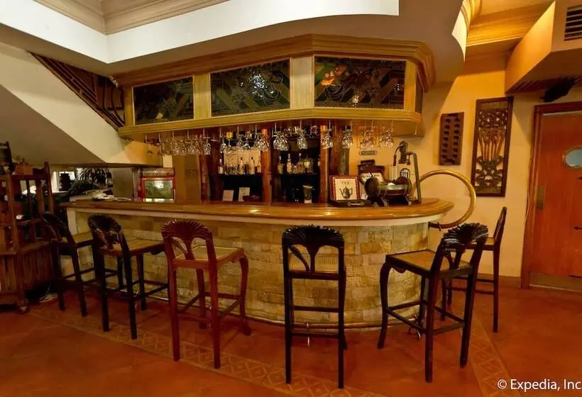 בית מלון כפרי Crown Regency Residences Cebu