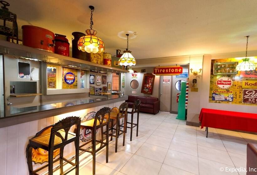 בית מלון כפרי Crown Regency Residences   Cebu