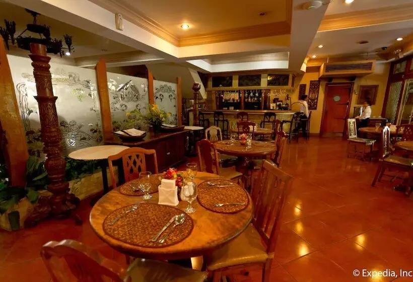 בית מלון כפרי Crown Regency Residences Cebu