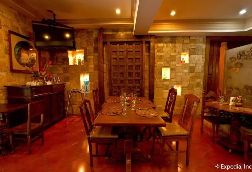 בית מלון כפרי Crown Regency Residences Cebu