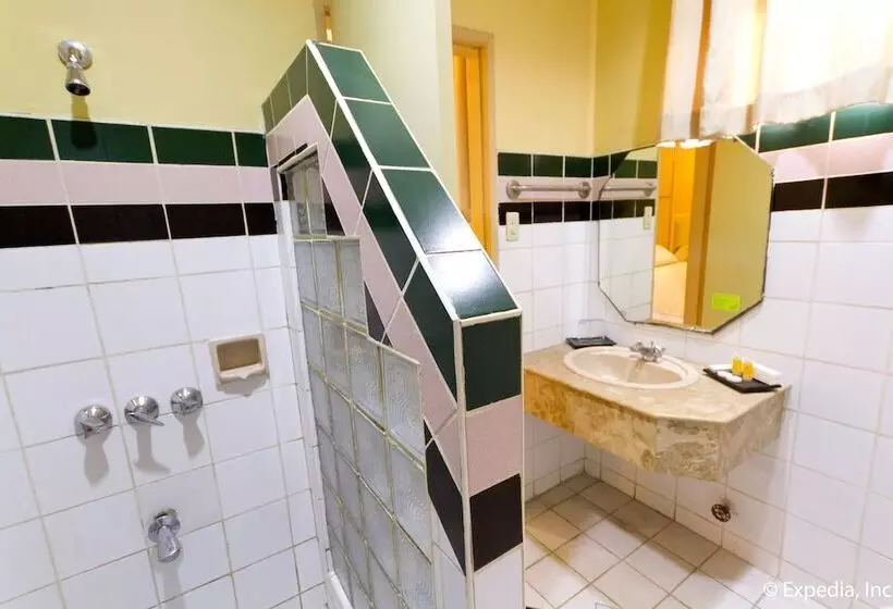 בית מלון כפרי Crown Regency Residences Cebu