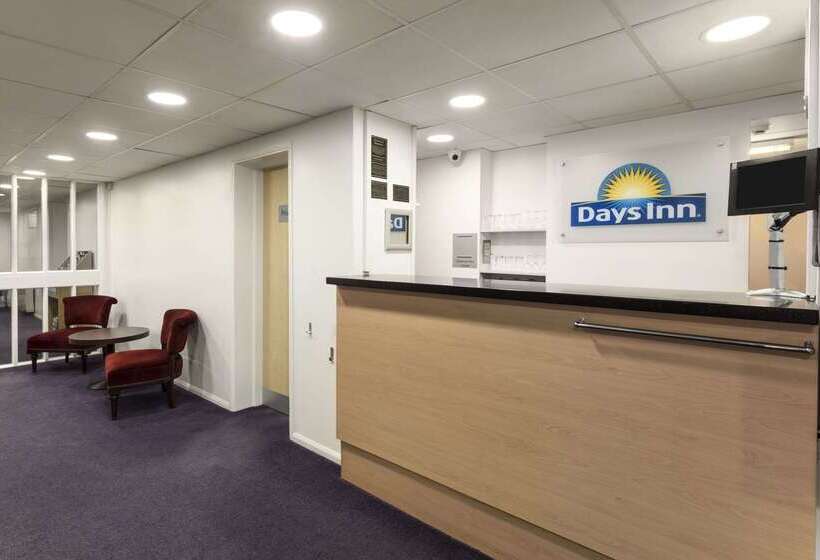 בית מלון כפרי Days Inn Bridgend Cardiff