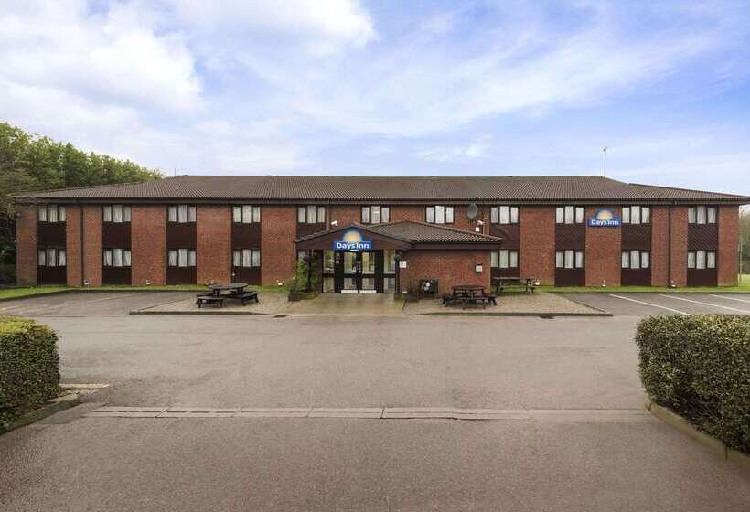 בית מלון כפרי Days Inn Bridgend Cardiff