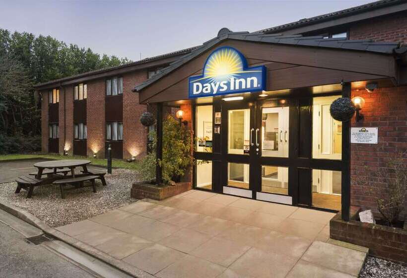 בית מלון כפרי Days Inn Bridgend Cardiff